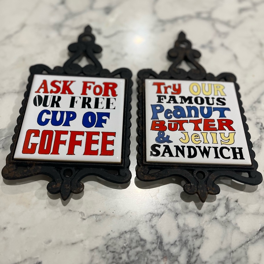 2 Set VTG kitschy Kitchen Retro 60s/70s Cast Iron Trivets